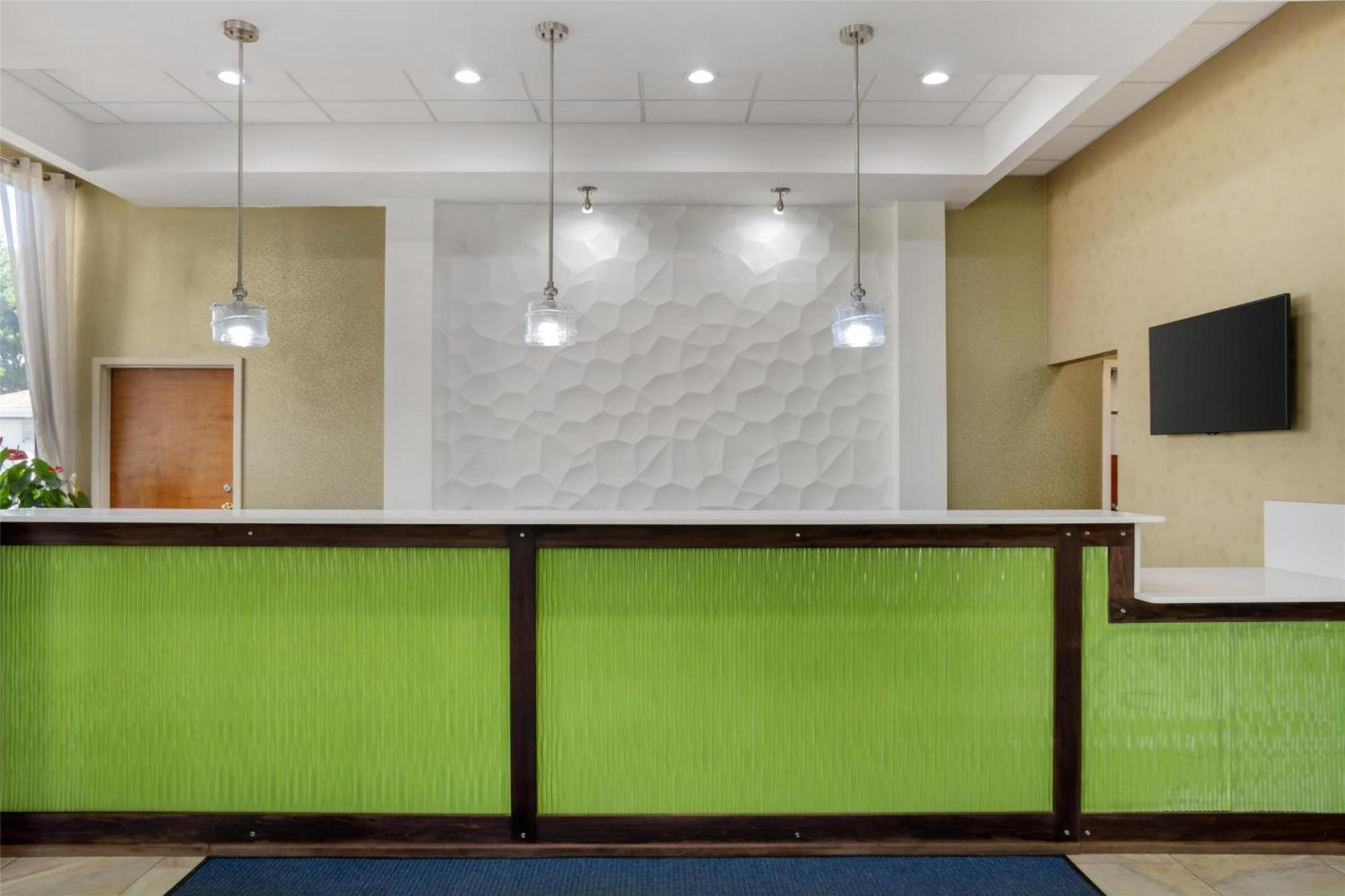 Best Western Inn & Suites Monroe Eksteriør billede